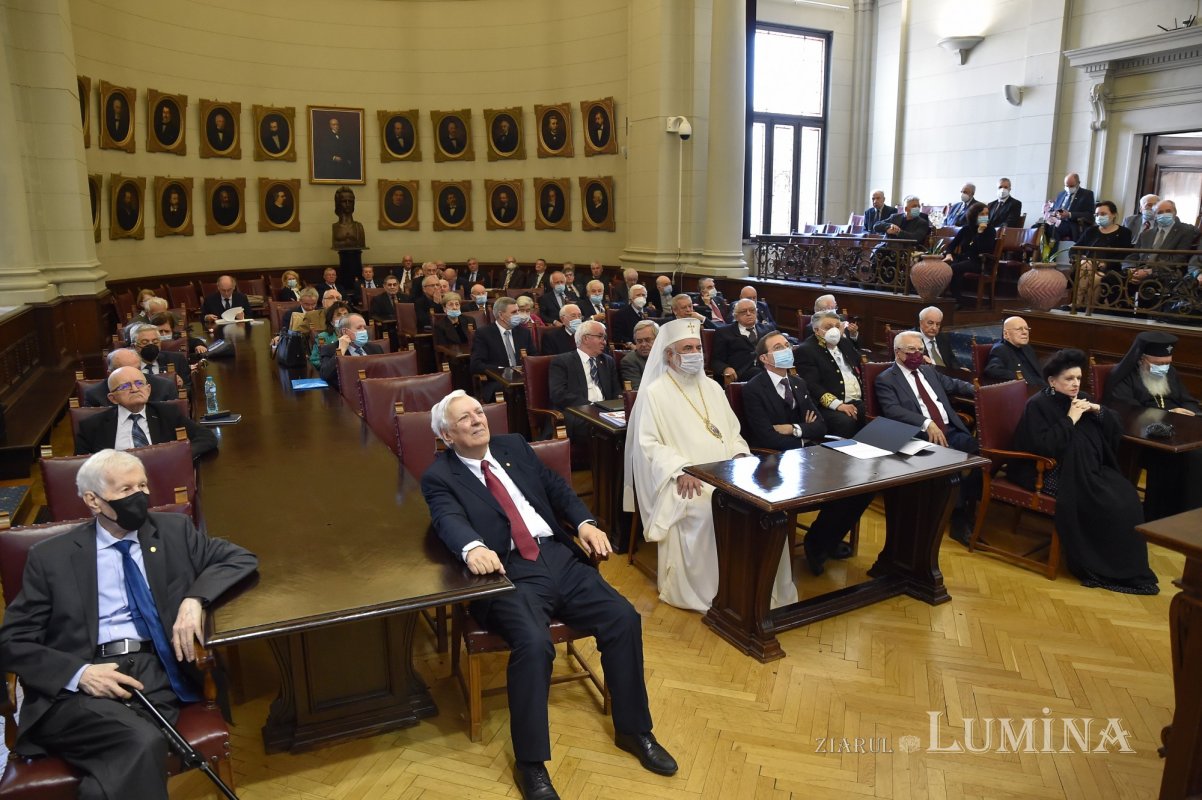 Un nou mandat pentru acad. Ioan-Aurel Pop la conducerea Academiei Române  208782