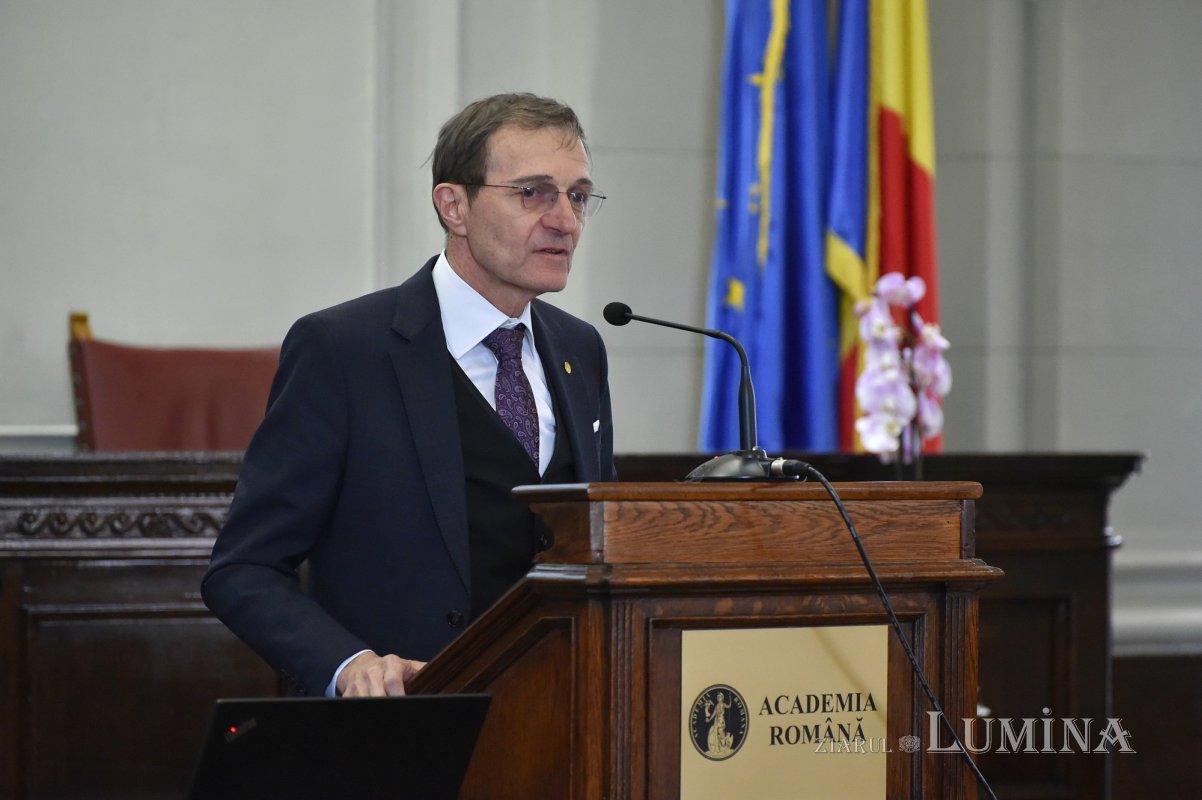 Un nou mandat pentru acad. Ioan-Aurel Pop la conducerea Academiei Române  208797