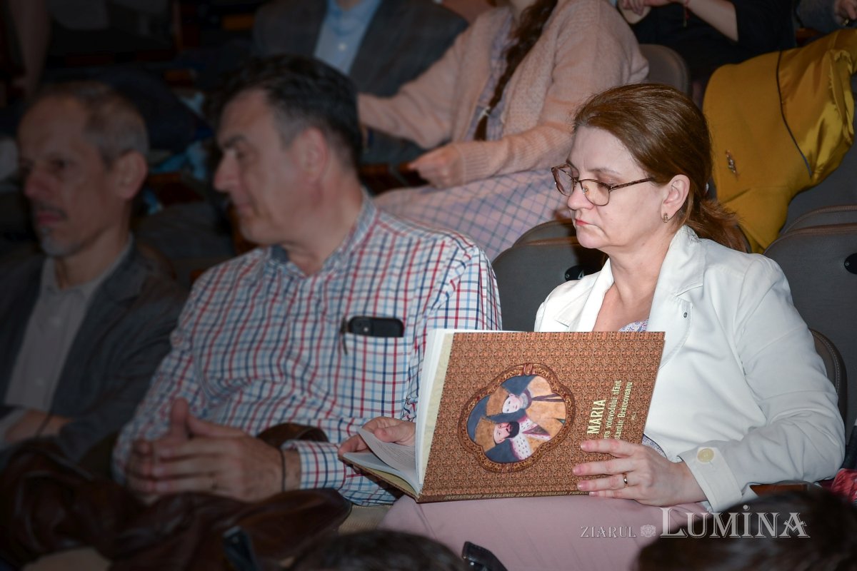 Album dedicat Doamnei Maria Brâncoveanu lansat la ARCUB 209021