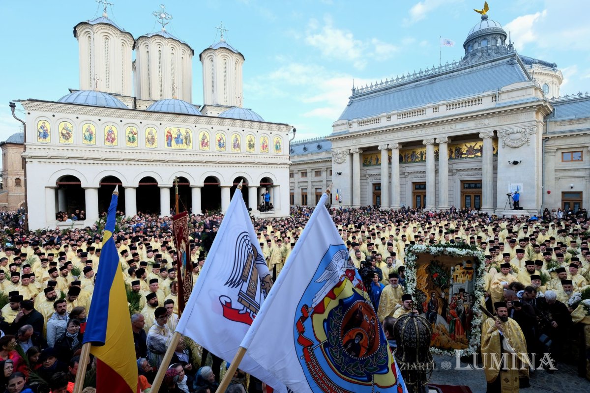 Programul liturgic de la Catedrala Patriarhală 209774