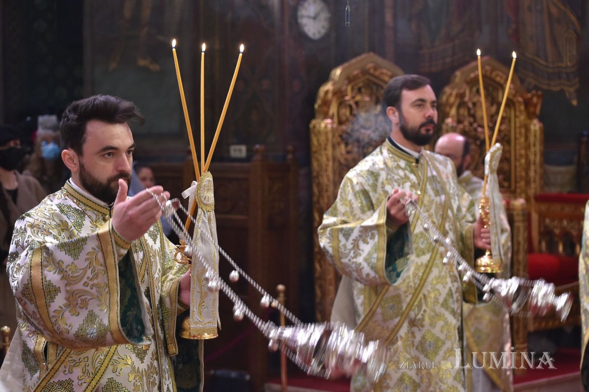 Praznicul Floriilor la Catedrala Patriarhală 210025