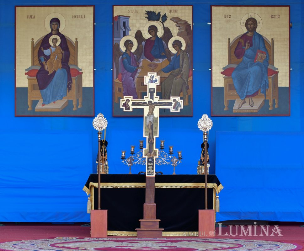 Slujba Sfintelor și Mântuitoarelor Pătimiri ale Domnului la Catedrala Patriarhală 210682