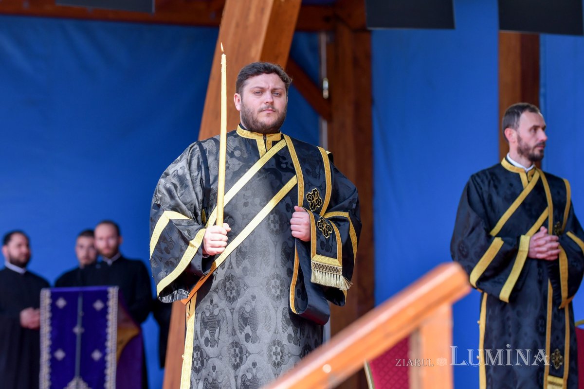 Slujba Sfintelor și Mântuitoarelor Pătimiri ale Domnului la Catedrala Patriarhală 210688