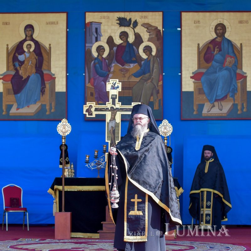 Slujba Sfintelor și Mântuitoarelor Pătimiri ale Domnului la Catedrala Patriarhală 210690