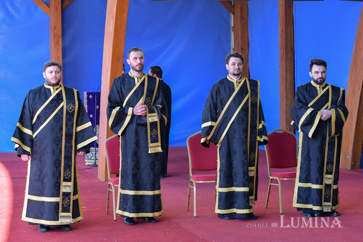 Slujba Sfintelor și Mântuitoarelor Pătimiri ale Domnului la Catedrala Patriarhală 210696