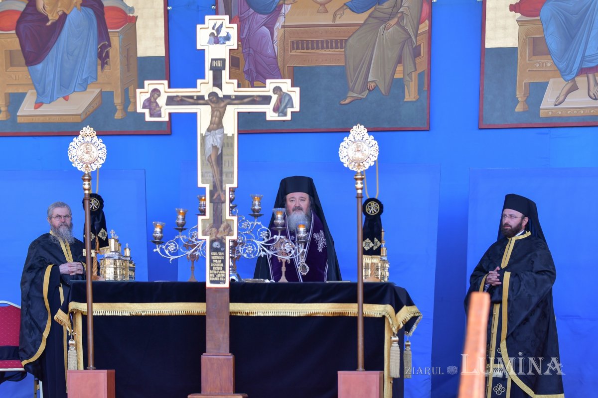 Slujba Sfintelor și Mântuitoarelor Pătimiri ale Domnului la Catedrala Patriarhală 210700