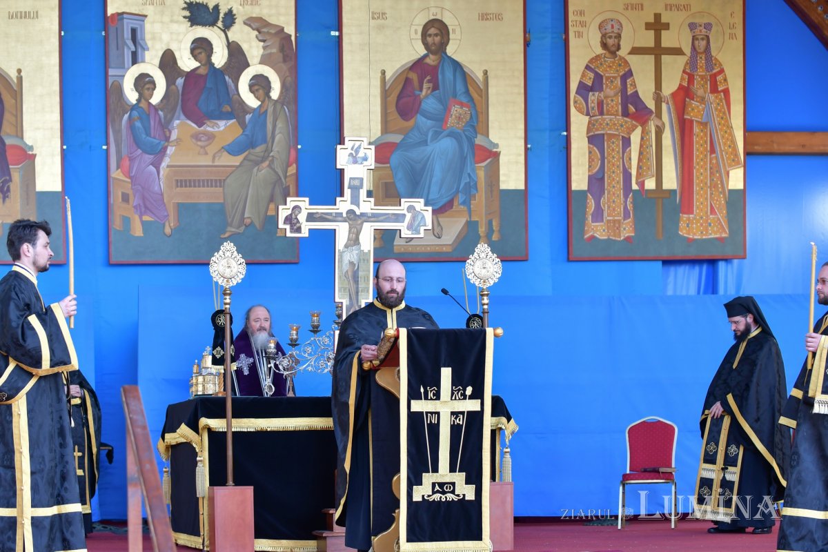 Slujba Sfintelor și Mântuitoarelor Pătimiri ale Domnului la Catedrala Patriarhală 210710