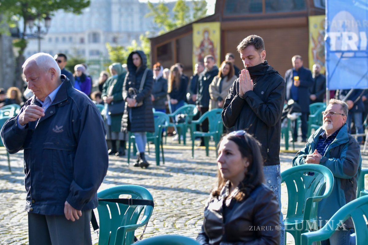 Slujba Sfintelor și Mântuitoarelor Pătimiri ale Domnului la Catedrala Patriarhală 210711