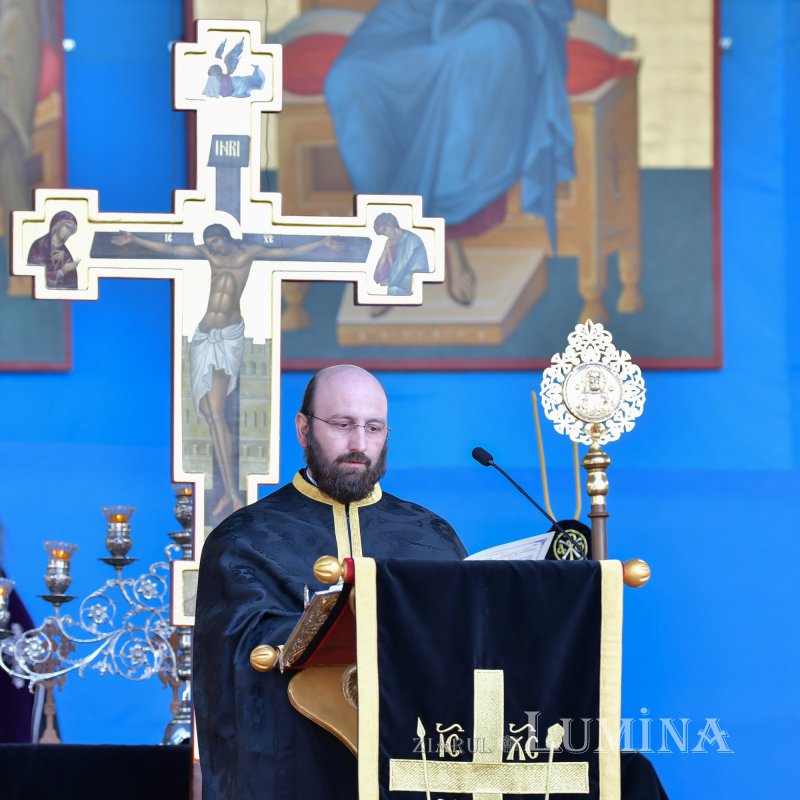 Slujba Sfintelor și Mântuitoarelor Pătimiri ale Domnului la Catedrala Patriarhală 210712