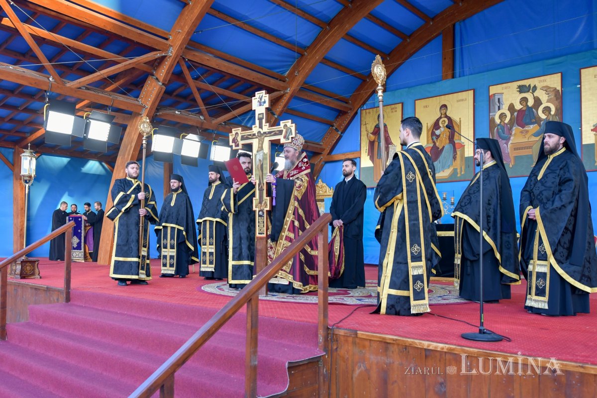 Slujba Sfintelor și Mântuitoarelor Pătimiri ale Domnului la Catedrala Patriarhală 210720