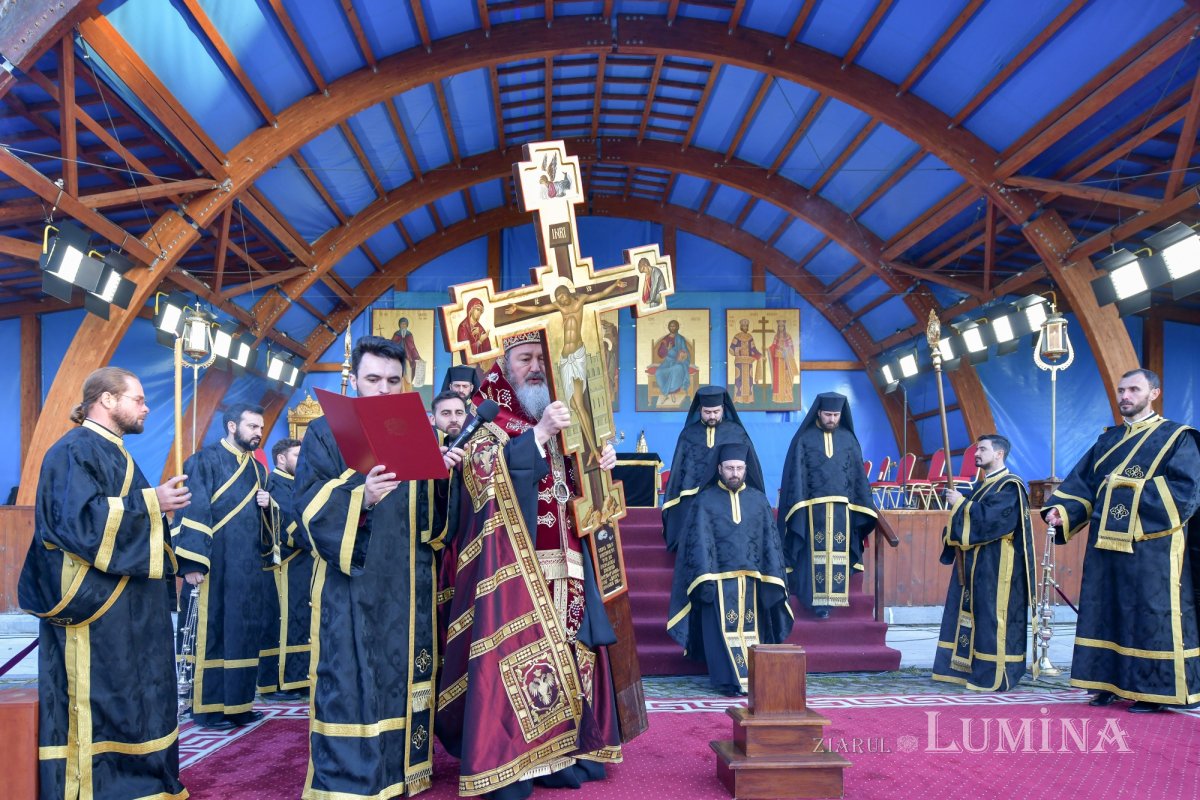 Slujba Sfintelor și Mântuitoarelor Pătimiri ale Domnului la Catedrala Patriarhală 210722