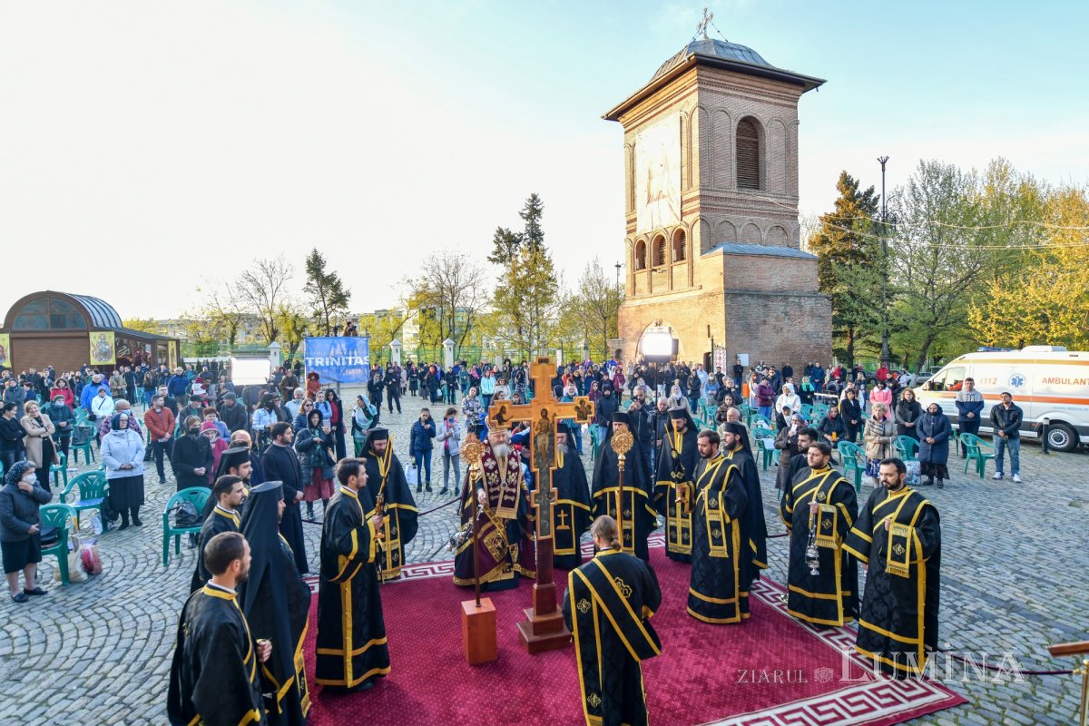 Slujba Sfintelor și Mântuitoarelor Pătimiri ale Domnului la Catedrala Patriarhală 210725