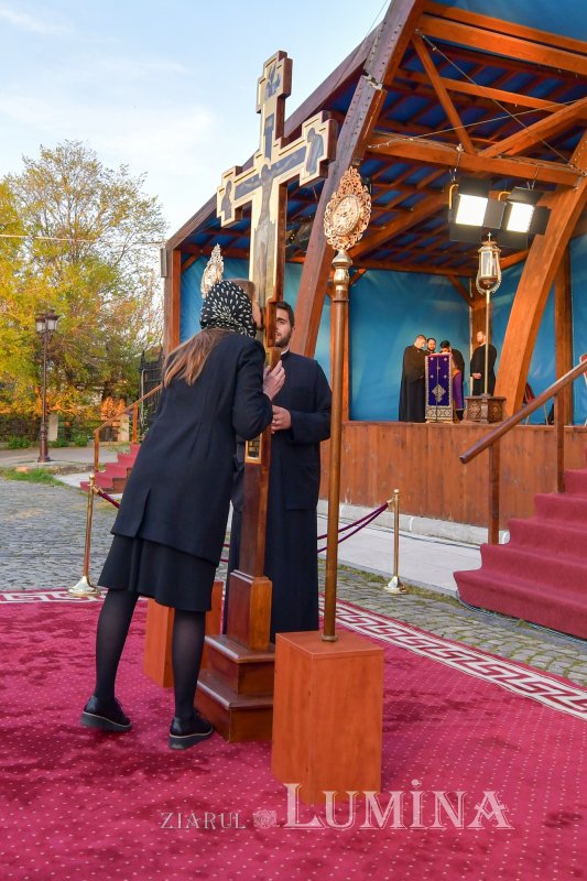 Slujba Sfintelor și Mântuitoarelor Pătimiri ale Domnului la Catedrala Patriarhală 210727