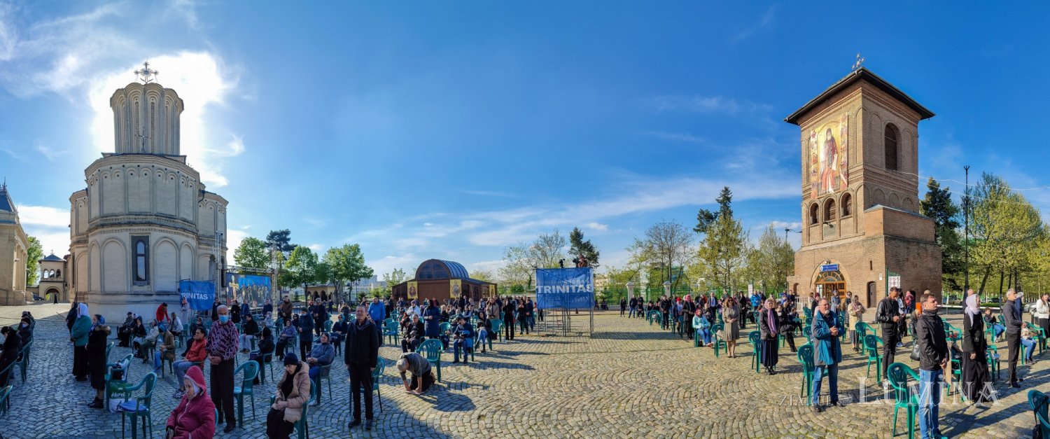 Slujba Sfintelor și Mântuitoarelor Pătimiri ale Domnului la Catedrala Patriarhală 210730