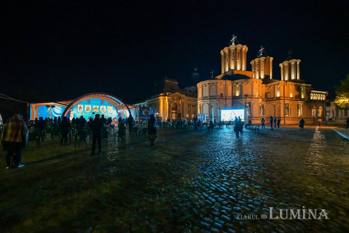 Slujba Sfintelor și Mântuitoarelor Pătimiri ale Domnului la Catedrala Patriarhală 210732