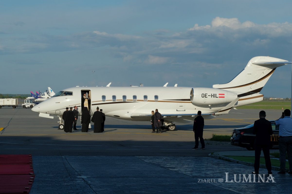 Sfânta Lumină a fost adusă și anul acesta în țara noastră  210850