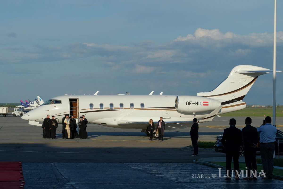 Sfânta Lumină a fost adusă și anul acesta în țara noastră  210851