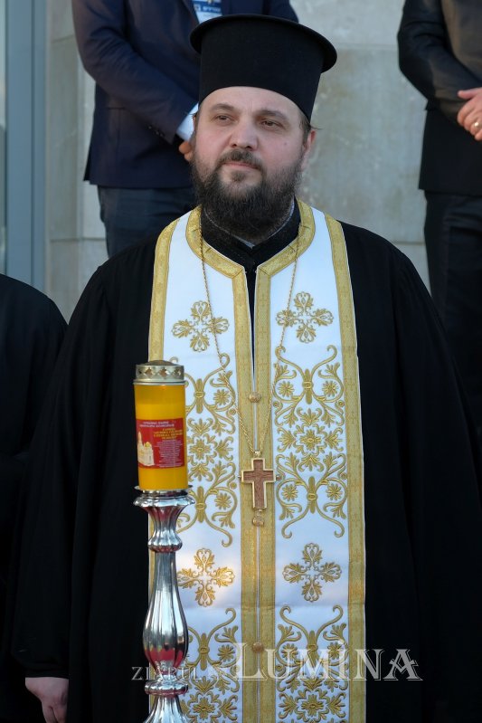 Sfânta Lumină a fost adusă și anul acesta în țara noastră  210860