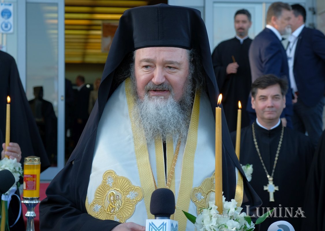 Sfânta Lumină a fost adusă și anul acesta în țara noastră  210861