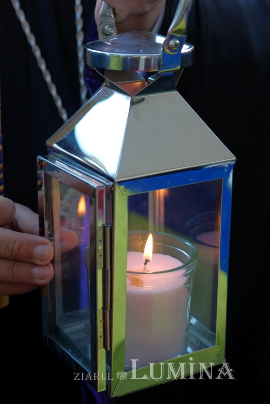 Sfânta Lumină a fost adusă și anul acesta în țara noastră  210865