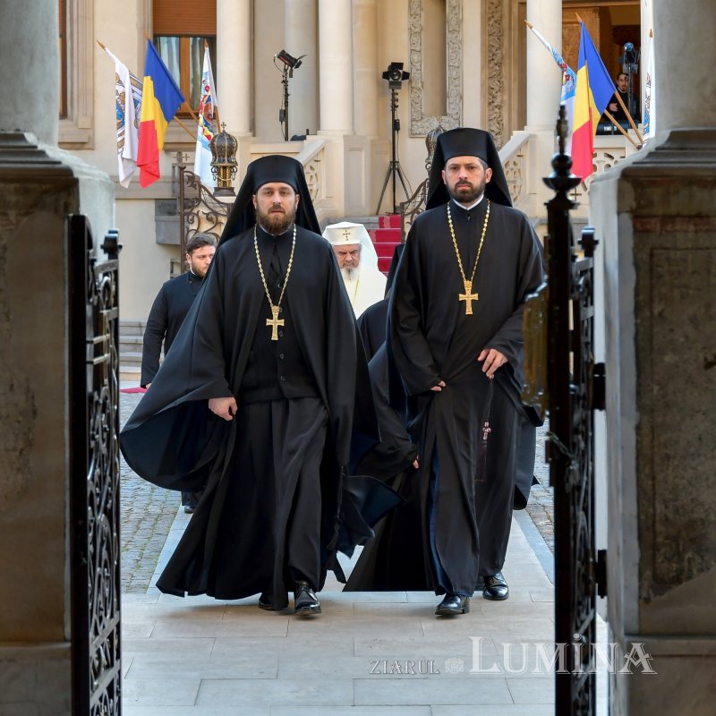 Sfânta Lumină a fost adusă și anul acesta în țara noastră  210893