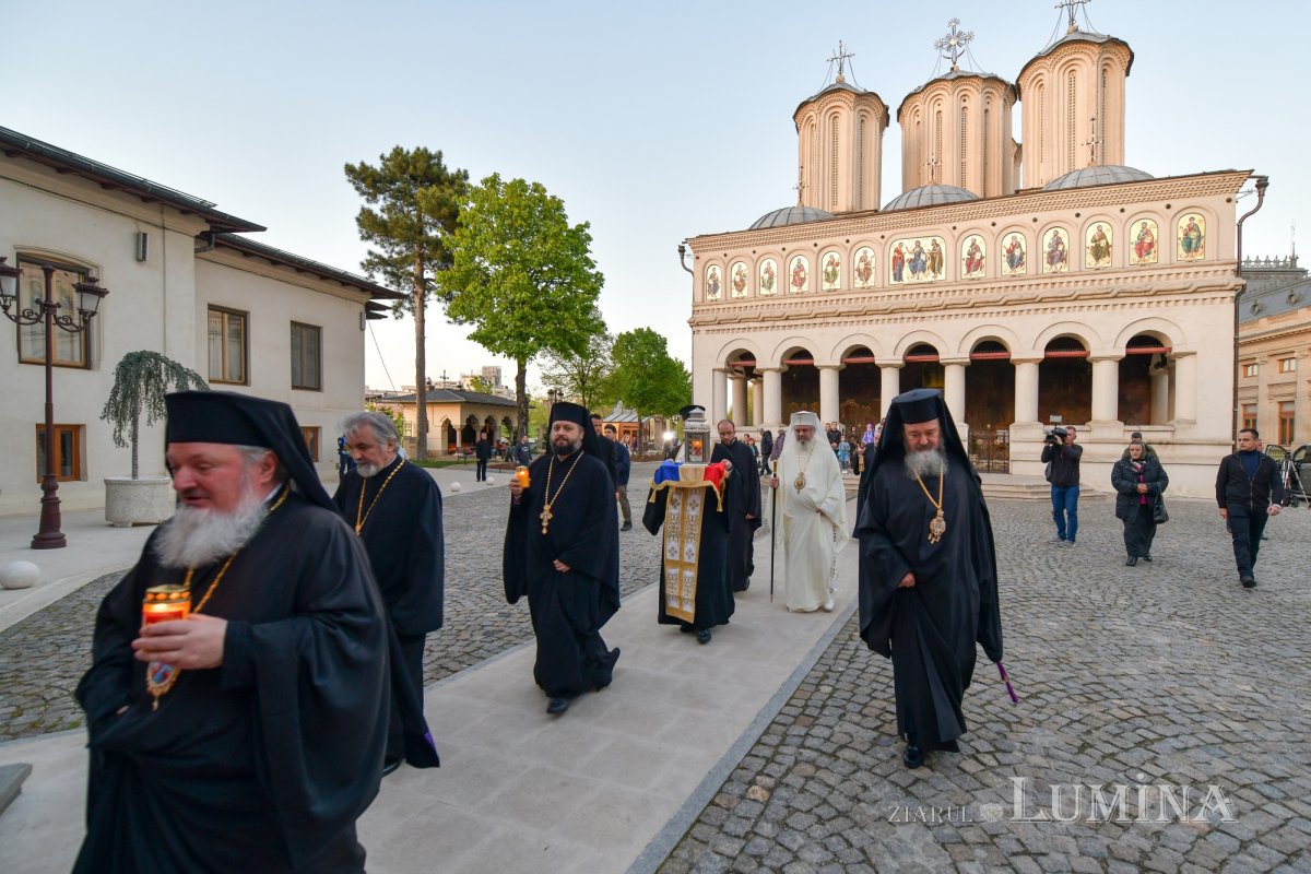 Sfânta Lumină a fost adusă și anul acesta în țara noastră  210911