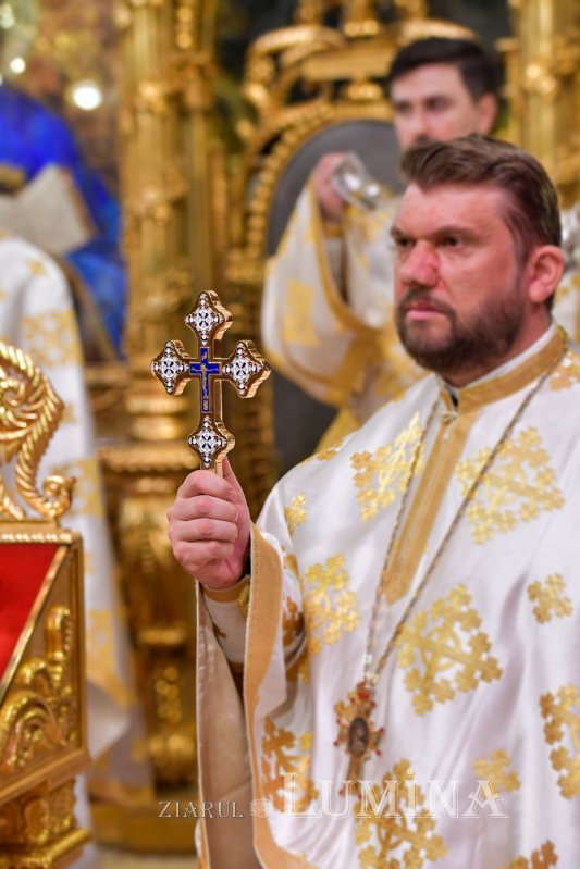Duminica Sfintelor Paști la Catedrala Patriarhală 211006