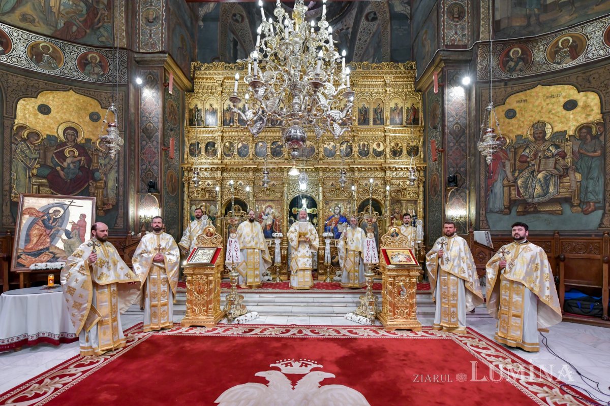 Duminica Sfintelor Paști la Catedrala Patriarhală 211007