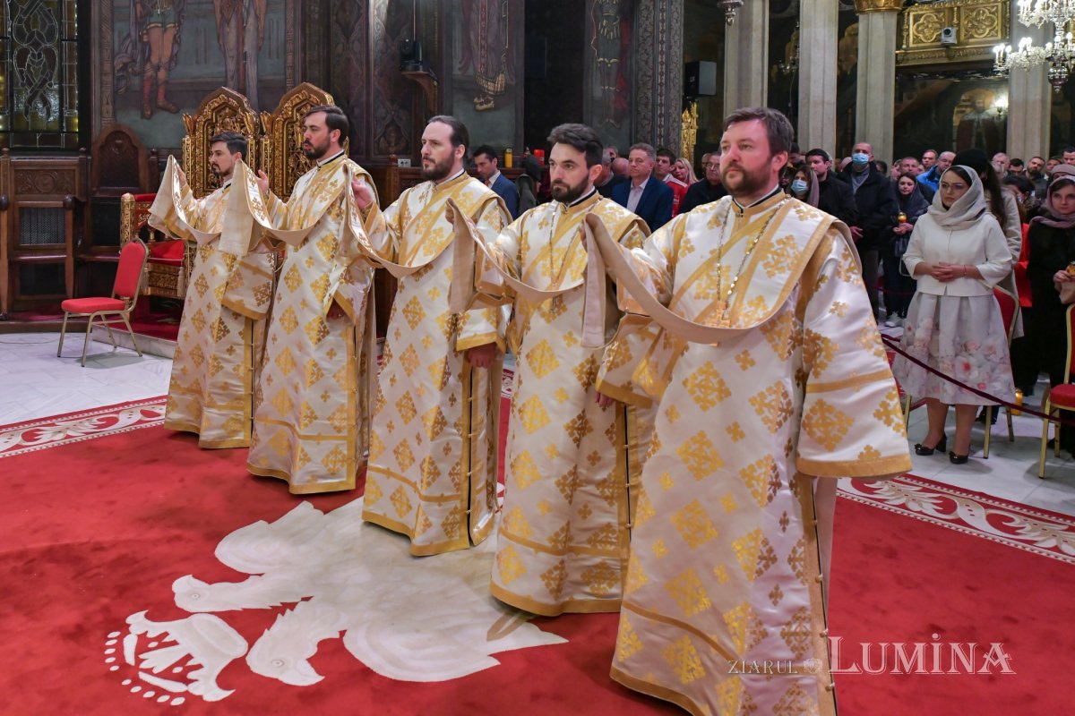 Duminica Sfintelor Paști la Catedrala Patriarhală 211008