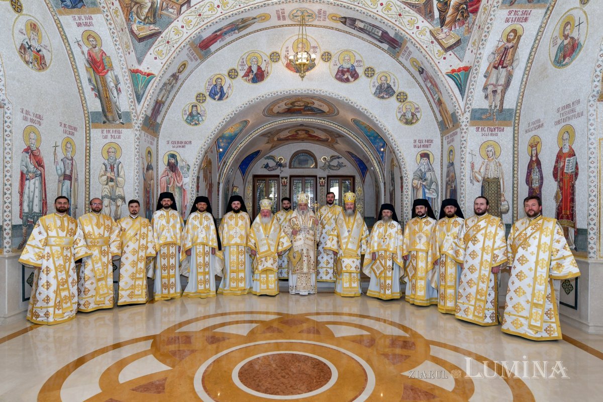 Duminica Sfintelor Paști la Catedrala Patriarhală 211021