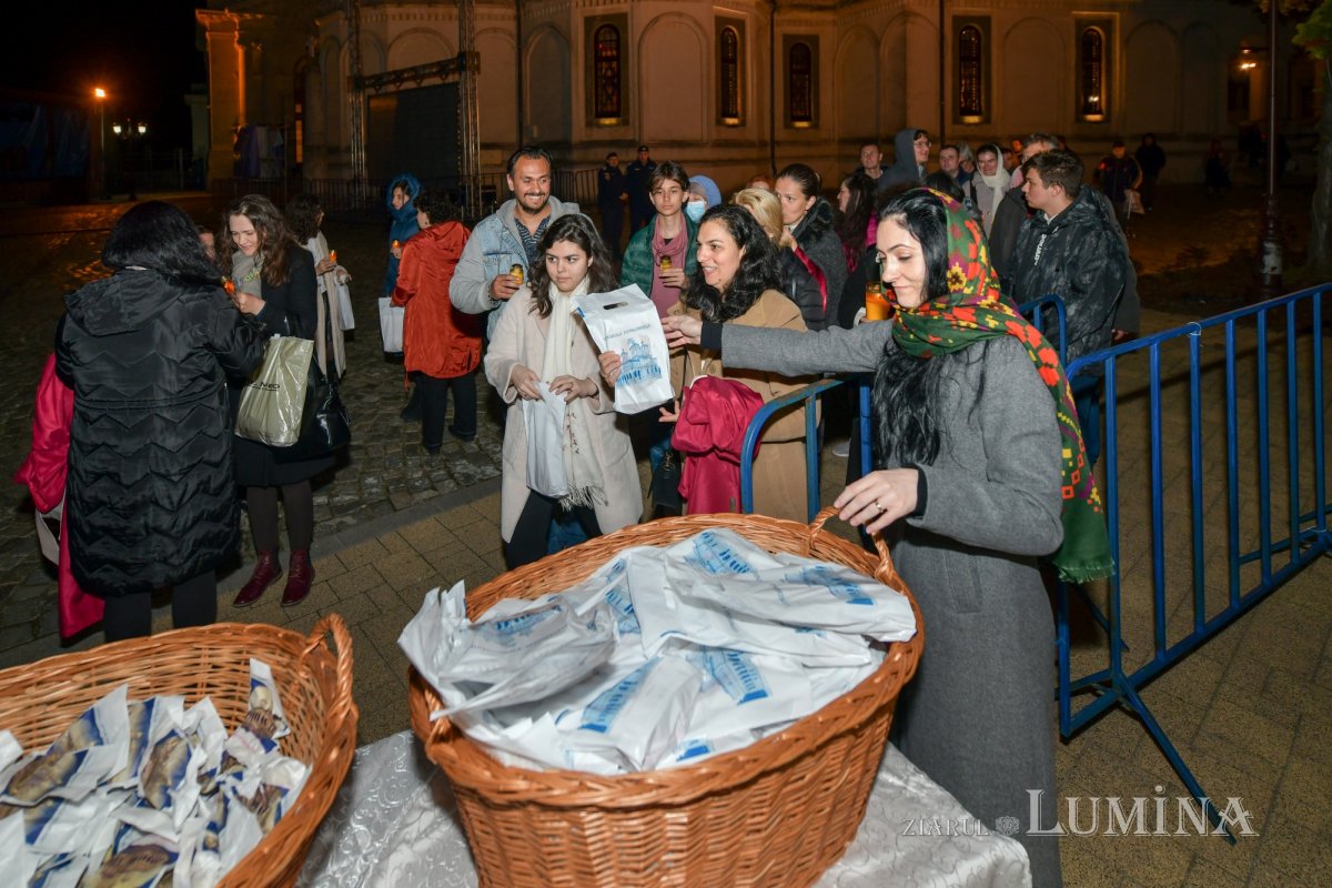 Duminica Sfintelor Paști la Catedrala Patriarhală 211022
