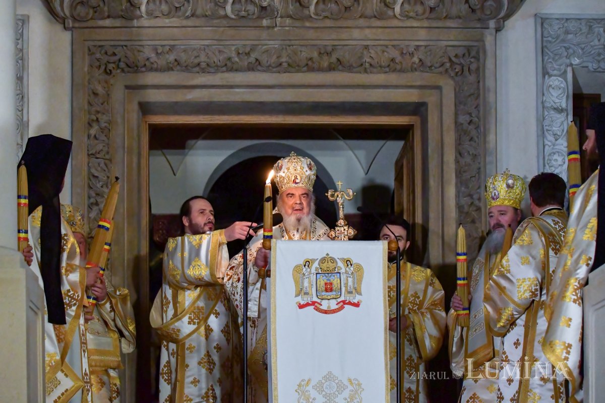 „Hristos a transformat moartea în Paște, în trecere spre viață veșnică” 210931