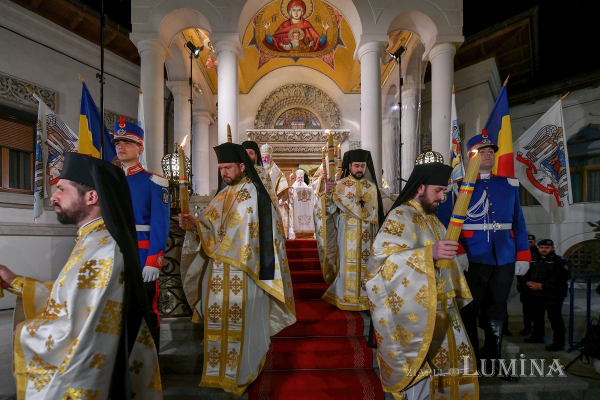 „Hristos a transformat moartea în Paște, în trecere spre viață veșnică” 210933