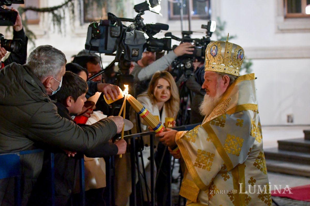 „Hristos a transformat moartea în Paște, în trecere spre viață veșnică” 210936