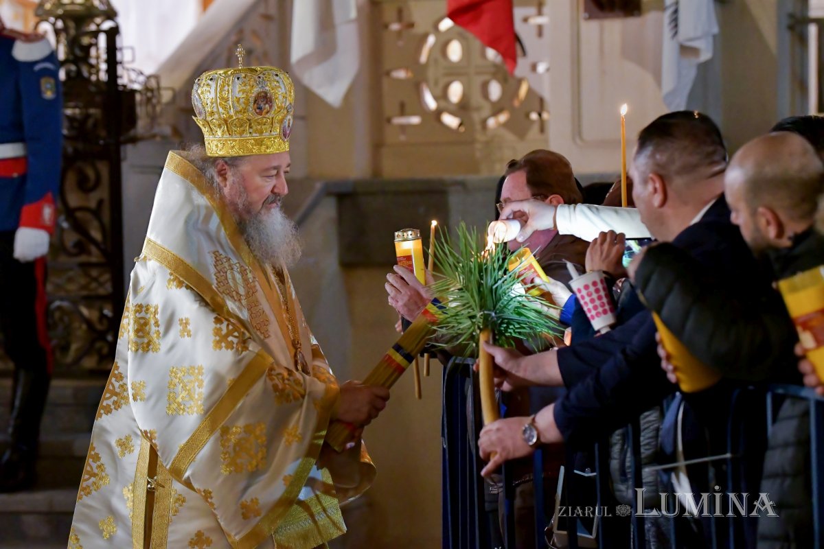 „Hristos a transformat moartea în Paște, în trecere spre viață veșnică” 210937