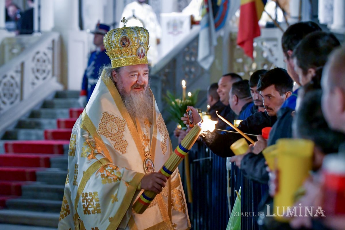 „Hristos a transformat moartea în Paște, în trecere spre viață veșnică” 210940