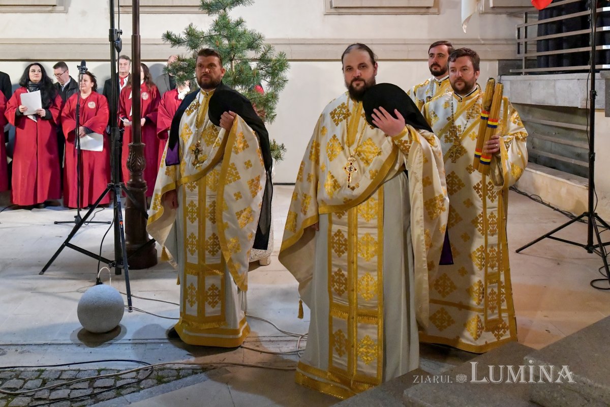 „Hristos a transformat moartea în Paște, în trecere spre viață veșnică” 210947