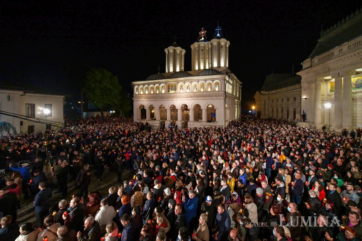 „Hristos a transformat moartea în Paște, în trecere spre viață veșnică” 210950