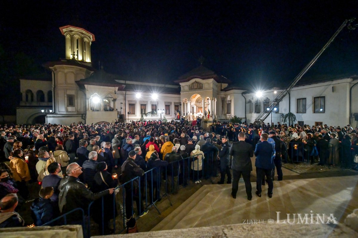 „Hristos a transformat moartea în Paște, în trecere spre viață veșnică” 210951