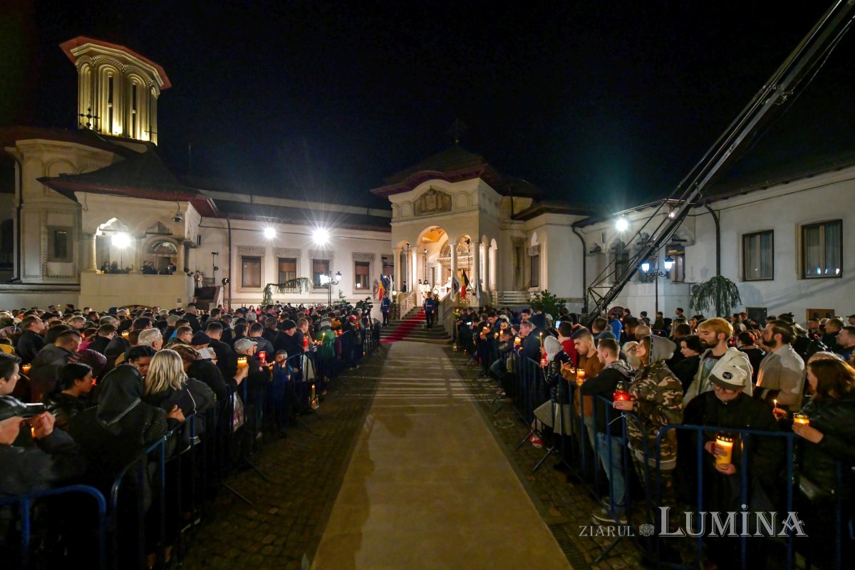 „Hristos a transformat moartea în Paște, în trecere spre viață veșnică” 210952