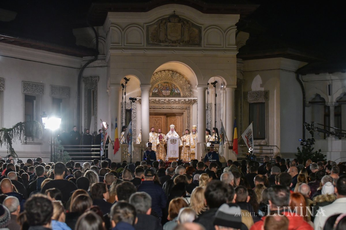 „Hristos a transformat moartea în Paște, în trecere spre viață veșnică” 210956