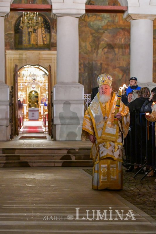 „Hristos a transformat moartea în Paște, în trecere spre viață veșnică” 210958