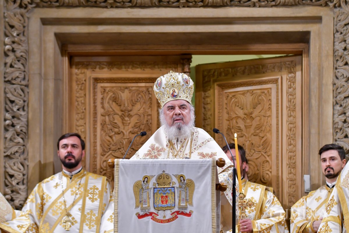 „Hristos a transformat moartea în Paște, în trecere spre viață veșnică” 210964