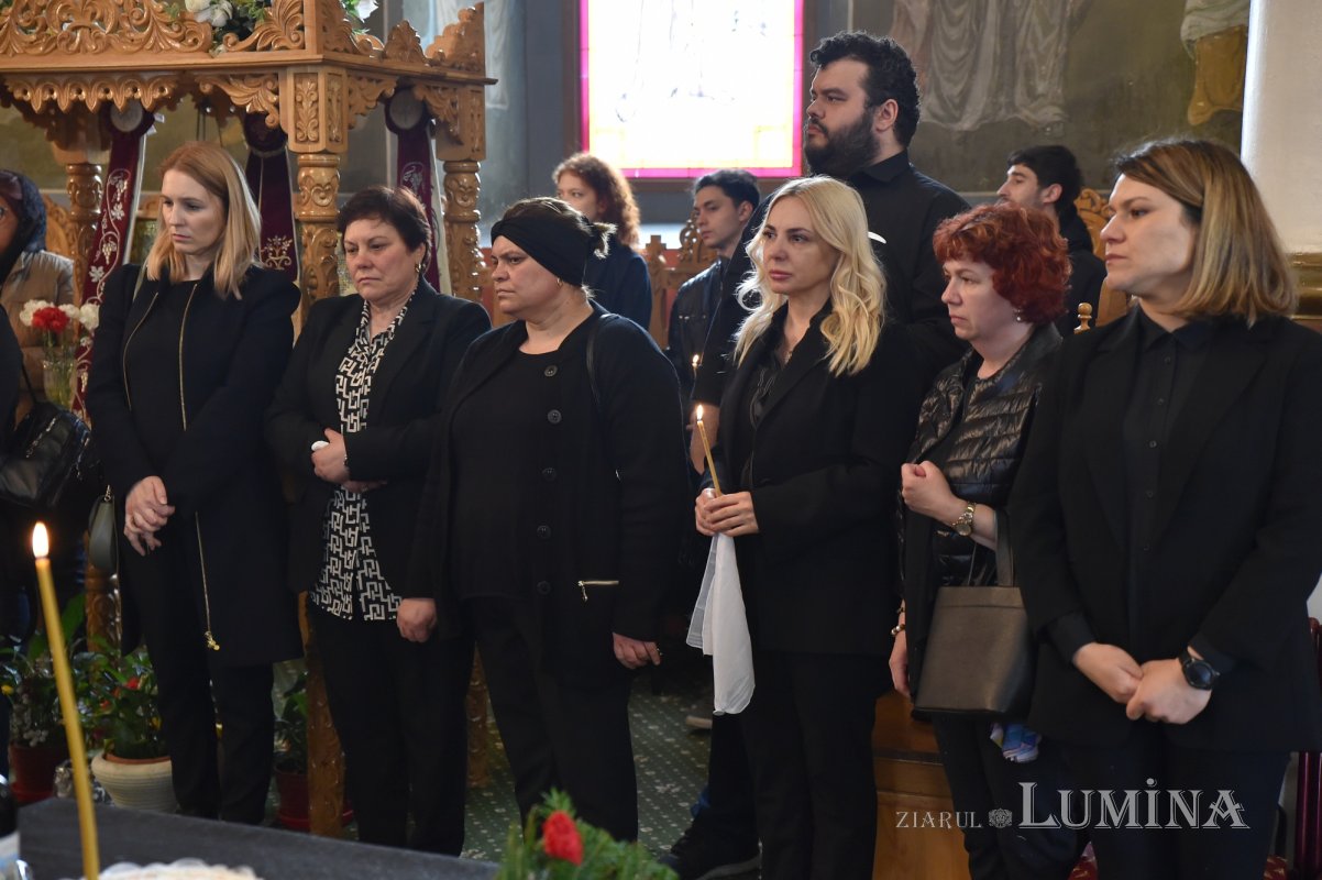 „Dumnezeu a ales plecarea sa din lumea aceasta în Săptămâna Luminată” 211651