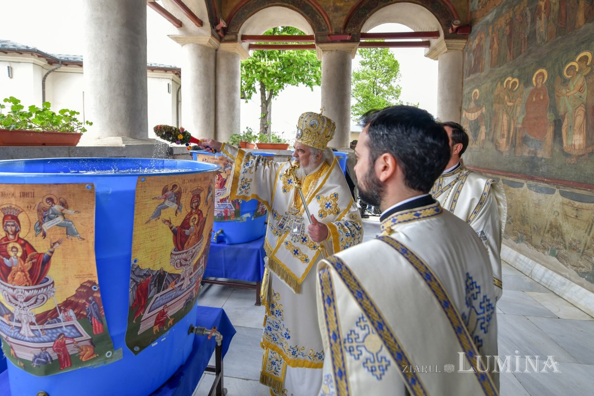 „Izvorul Tămăduirii ne aduce aminte că harul lui Dumnezeu este vindecător” 211866