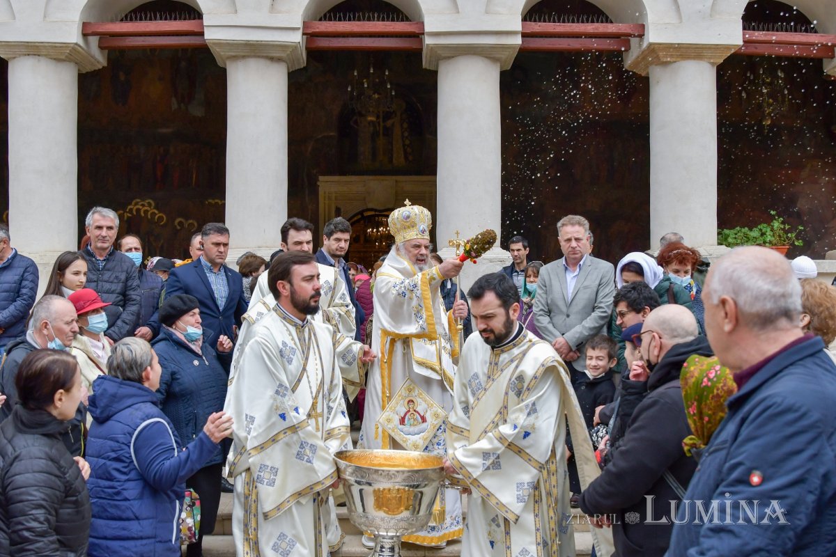 „Izvorul Tămăduirii ne aduce aminte că harul lui Dumnezeu este vindecător” 211874