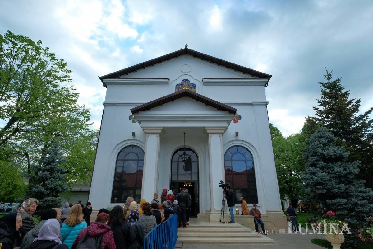 Pelerinaj la izvorul vindecător al mănăstirii prahovene Ghighiu 211750