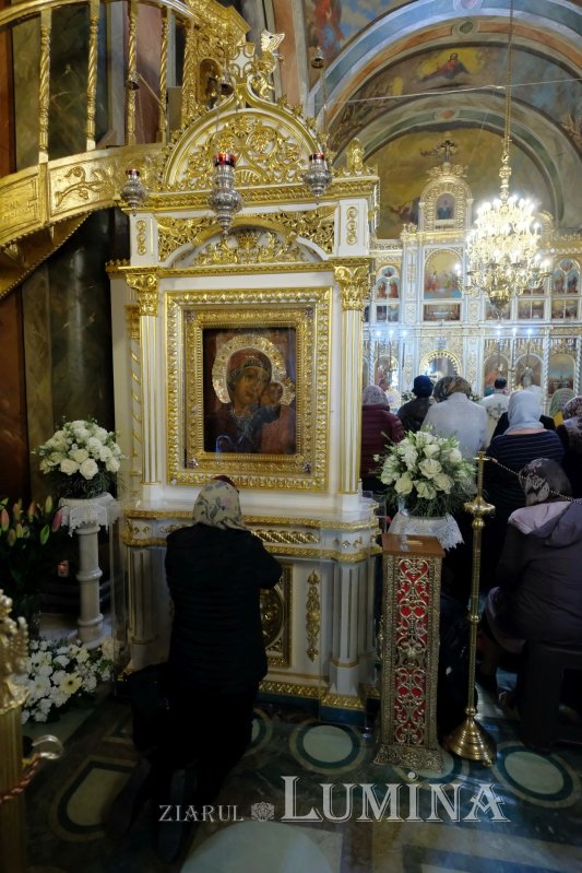 Pelerinaj la izvorul vindecător al mănăstirii prahovene Ghighiu 211755