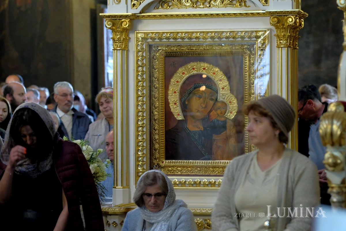 Pelerinaj la izvorul vindecător al mănăstirii prahovene Ghighiu 211757