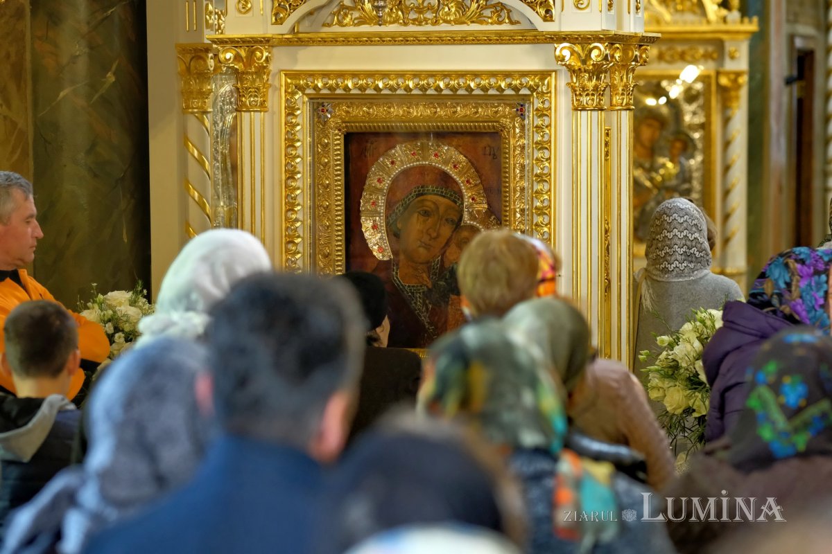 Pelerinaj la izvorul vindecător al mănăstirii prahovene Ghighiu 211759